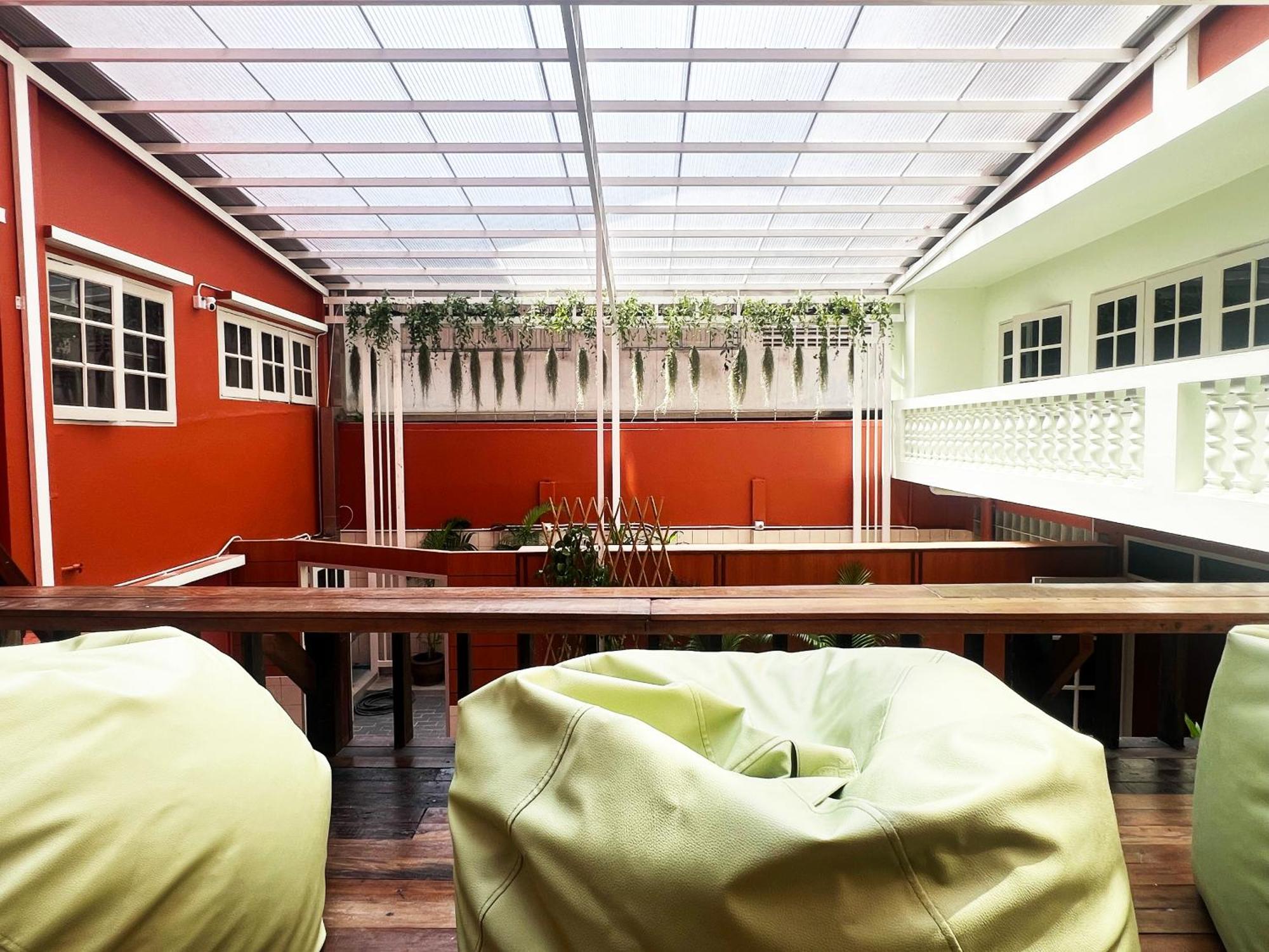 Vonden Garden By Merry V Bangkok Exterior photo