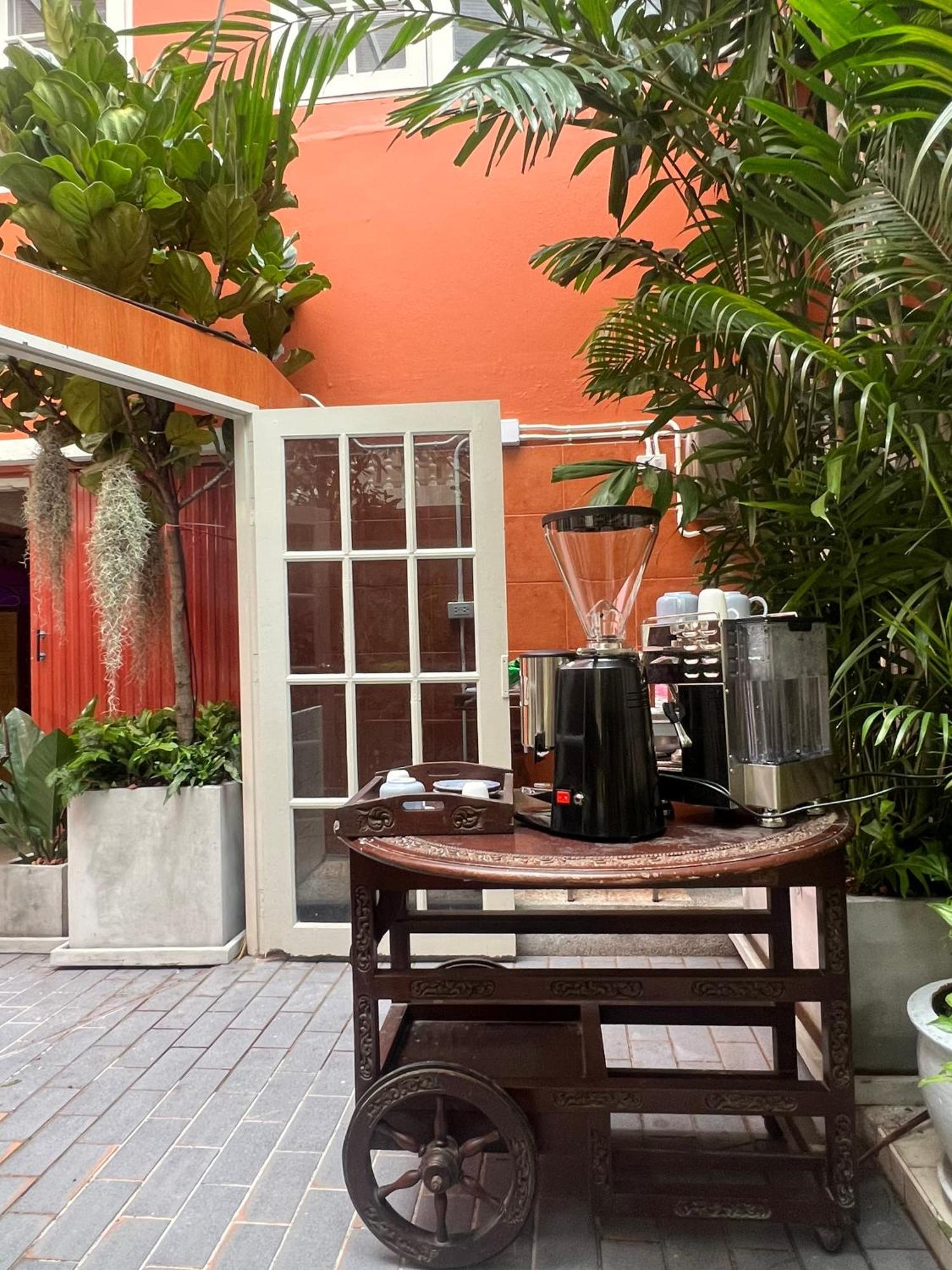 Vonden Garden By Merry V Bangkok Exterior photo